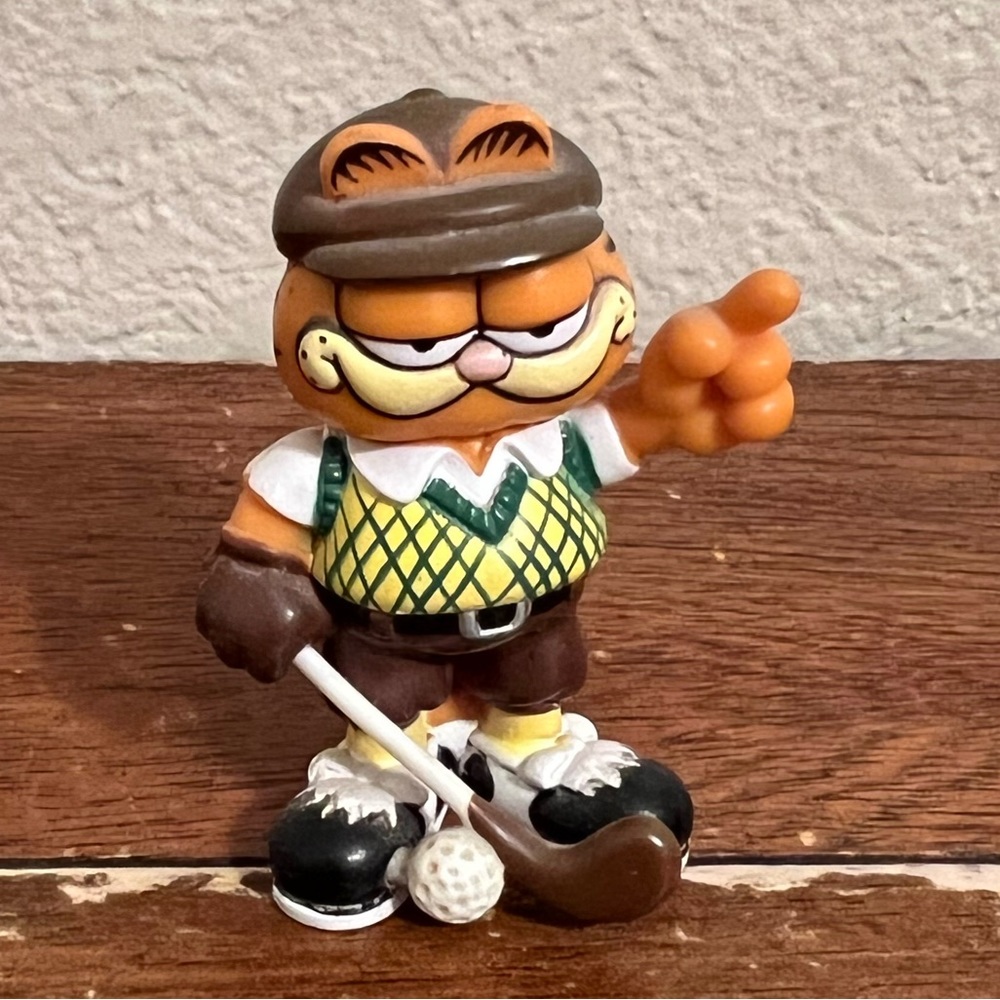 Dakin Garfield Golfing Mini Figurine
